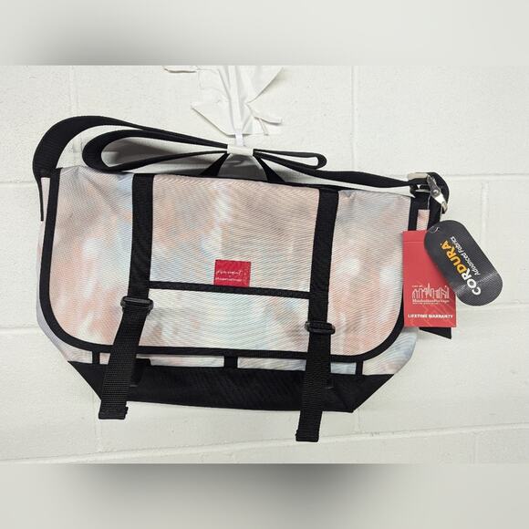 Free People Handbags - New nwt Free people Manhattan portage NY cordura cloud bike messenger bag print